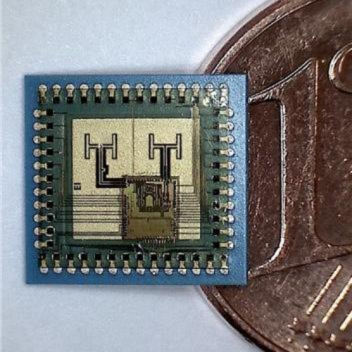 The novel radar sensor has only half the size of a Euro cent coin but contains all necessary radio-frequency components