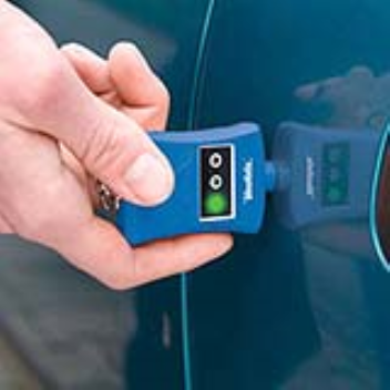 Device to check the thickness of car pain