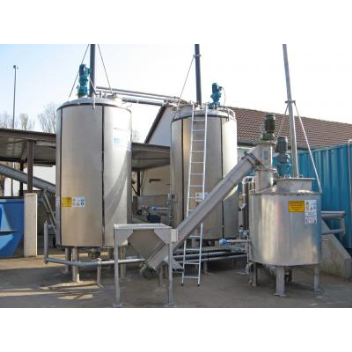 biogas plant that runs exclusively on waste material such as corn stalks