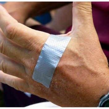 Bandages made of edible starch