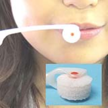 Toothbrush with rotating circular brush head