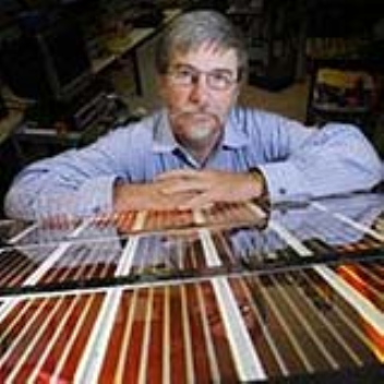 Solar cell windows that harness solar energy and reduce overheating