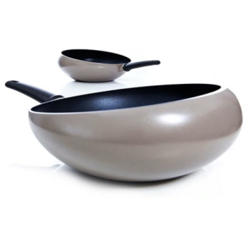 cupped edge wok is easier for flipping food