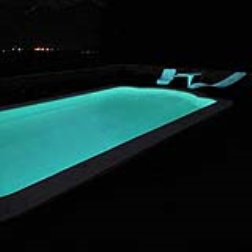 Illuminate your pool through a phosphorescent coating