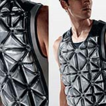 A garment that lowers the body's core temperature