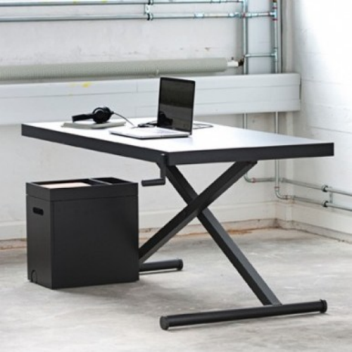 XTable offers a simple height-adjustable workspace